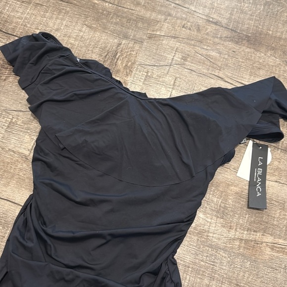 NWT!! La Blanca - Island Goddess Off Shoulder Ruffle One Piece - Black - Size 12 - Picture 4 of 8